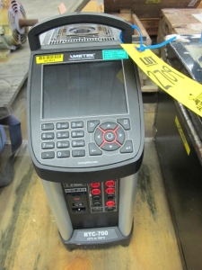 AMETEK RTC700 TEMPERATURE TEST CALIBRATION UNIT W/ AMETEK/JOFRA BOX OF ACCESSORIES (G-46) LOADING & HANDLING FEE $10-2709