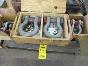 LOT MISC LARGE SHACKLES (G-46) LOADING & HANDLING FEE $10-2731