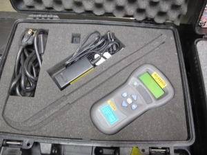 FLUKE MODEL 1521 HANDHELD THERMOMETER DIGITAL READOUT (G-44) LOADING & HANDLING FEE $10-2776