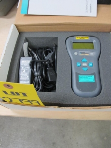 HART SCIENTIFIC MODEL 1521 HANDHELD THERMOMETER (G-44) LOADING & HANDLING FEE $10-2799