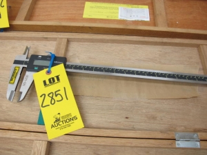 MITUTOYO ABSOLUTE DIGIMATIC 18" DIGITAL CALIPER (G-44) LOADING & HANDLING FEE $10-2851