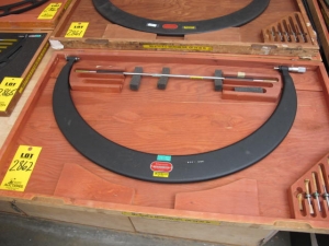 STARRETT 24"-30" OD MICROMETER (G-44) LOADING & HANDLING FEE $10-2862