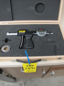 STARRETT MODEL M3-7290 ACCUBORE 3/4"-1" DIGITAL GAUGE (G-44) LOADING & HANDLING FEE $10-2891