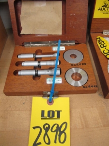 BROWN & SHARPE .7"-.8" BORE MIC (G-44) LOADING & HANDLING FEE $10-2898