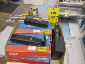 LOT (4) SKF VIBRATION PENS (1) CALIBRATION EXCITER (G-44) LOADING & HANDLING FEE $10-2937