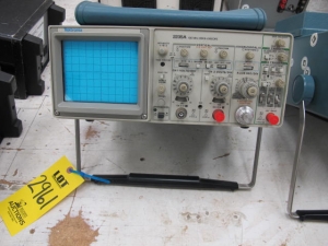 TEKTRONIX MODEL 2235A 100MHZ OSCILLOSCOPE (G-44) LOADING & HANDLING FEE $10-2961
