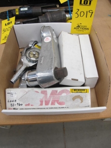 LOT ASST'D TORQUE WRENCHES (G-44) LOADING & HANDLING FEE $10-3019