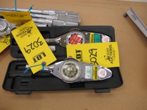 LOT (8) ASST'D 1/2", 3/8" & 1/4" TORQUE WRENCHES (G-44) LOADING & HANDLING FEE $10-3029