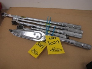 LOT (8) ASST'D 1/2", 3/8" & 1/4" TORQUE WRENCHES (G-44) LOADING & HANDLING FEE $10-3029