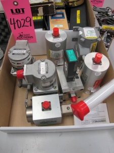 LOT MISC LOAD CELL & PRESSURE TRANSDUCERS (G-44) LOADING & HANDLING FEE $10-4029