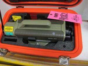 6' TRANSIT TRI-POD W/ BRUNSON WILD N3 TRANSIT (G-44) LOADING & HANDLING FEE $10-4082