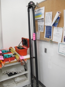 6' TRANSIT TRI-POD W/ BRUNSON WILD N3 TRANSIT (G-44) LOADING & HANDLING FEE $10-4082