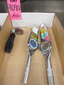 LOT (2) 1/2" & (1) 1/4" TORQUE WRENCHES (G-44) LOADING & HANDLING FEE $10-4090
