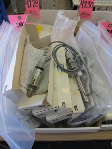 LOT MISC OMEGA PRESSURE TRANSDUCERS (G-44) LOADING & HANDLING FEE $10-4229