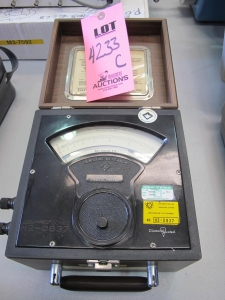 SENSITIVE RESEARCH ELECTROSTATIC KILOVOLTMETER (G-44) LOADING & HANDLING FEE $10-4233C