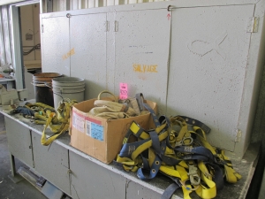 LOT MISC RIGGING HARNESSES & EQUIPMENT (G-44) LOADING & HANDLING FEE $10-4253