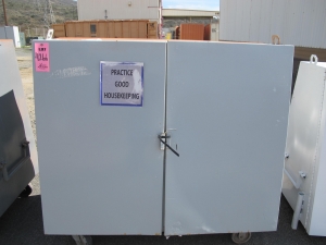 2-DOOR HEAVY DUTY INDUSTRIAL PARTS CABINET (G-40 OUTSIDE) LOADING & HANDLING FEE $50-4266