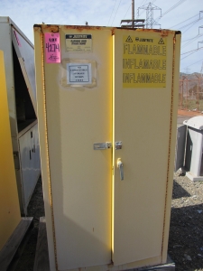 JUSTRITE 2-DOOR FLAMMABLE SAFETY STORAGE CABINET (G-40 OUTSIDE) LOADING & HANDLING FEE $50-4274