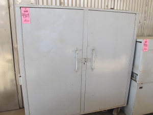 2-DOOR HEAVY DUTY INDUSTRIAL PARTS CABINET (G-40 OUTSIDE) LOADING & HANDLING FEE $50-4309