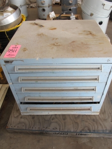 VIDMAR 5-DRAWER HEAVY DUTY INDUSTRIAL PARTS CABINET (G-40 OUTSIDE) LOADING & HANDLING FEE $50-4311