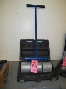 HEAVY DUTY LAMINATE ROLLER (G-30) LOADING & HANDLING FEE $10-4337