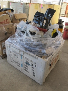 LOT RUBBER BOOTS & WADERS (G-30) LOADING & HANDLING FEE $25-4384