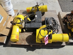 LOT (3) YALE 120/240 VOLT 1/2-TON ELECTRIC CHAIN HOISTS W/ PENDANT CONTROL (G-30) LOADING & HANDLING FEE $25-4393