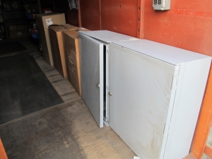 8'X8'X20' STORAGE CONTAINER WITH CONTENTS: LARGE QUANTITY OF ELECTRICAL AND SUPPORT EQUIPMENT, HILTI ANCHORS, UNISTRUT, CLAMPS, GROUND WIRE, ELECTRICAL CABINETS, CONNECTORS & BIG DEAL MDL. 0 STENCIL MACHINE (G-20/#9) LOADING & HANDLING FEE $400-4412