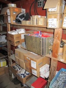 8'X8'X20' STORAGE CONTAINER WITH CONTENTS: LARGE QUANTITY OF ELECTRICAL AND SUPPORT EQUIPMENT, HILTI ANCHORS, UNISTRUT, CLAMPS, GROUND WIRE, ELECTRICAL CABINETS, CONNECTORS & BIG DEAL MDL. 0 STENCIL MACHINE (G-20/#9) LOADING & HANDLING FEE $400-4412